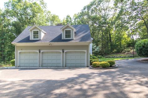 39 Wampum Hill Road Weston CT 06883