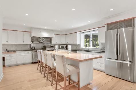 39 Wampum Hill Road Weston CT 06883
