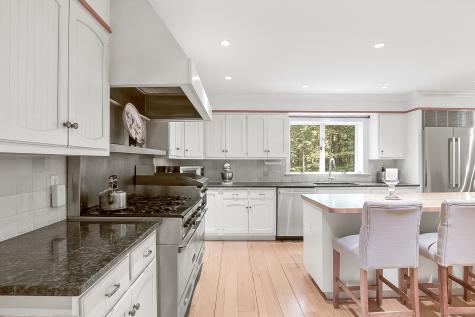 39 Wampum Hill Road Weston CT 06883