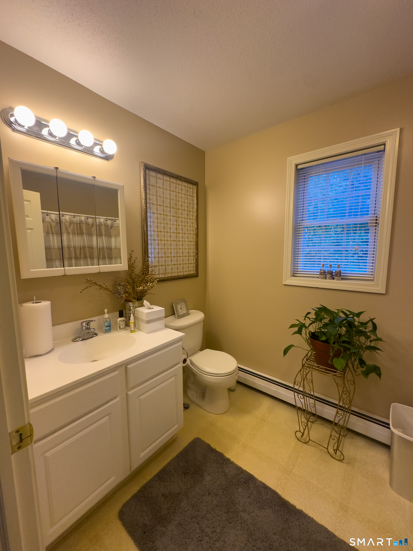 35 Fairfield Lane Bloomfield CT 06002