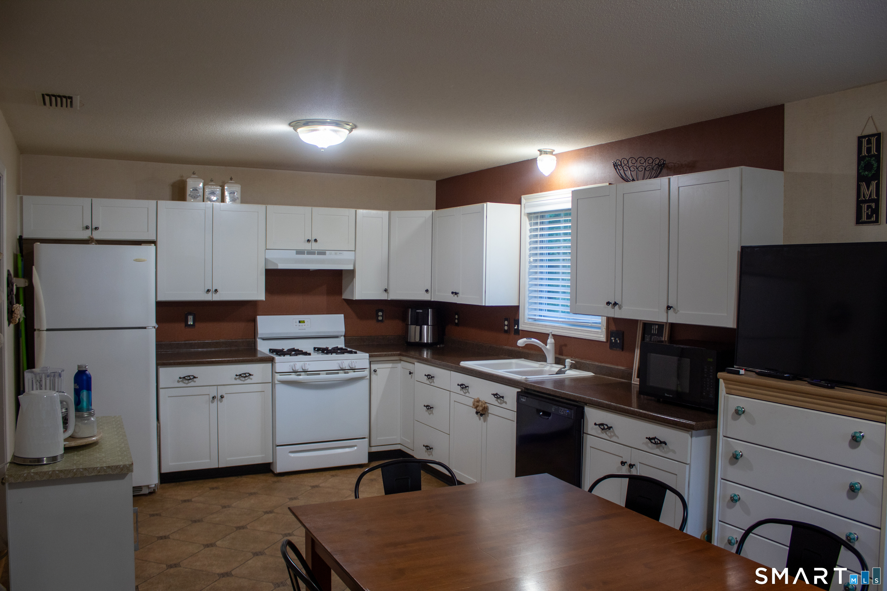 35 Fairfield Lane Bloomfield CT 06002