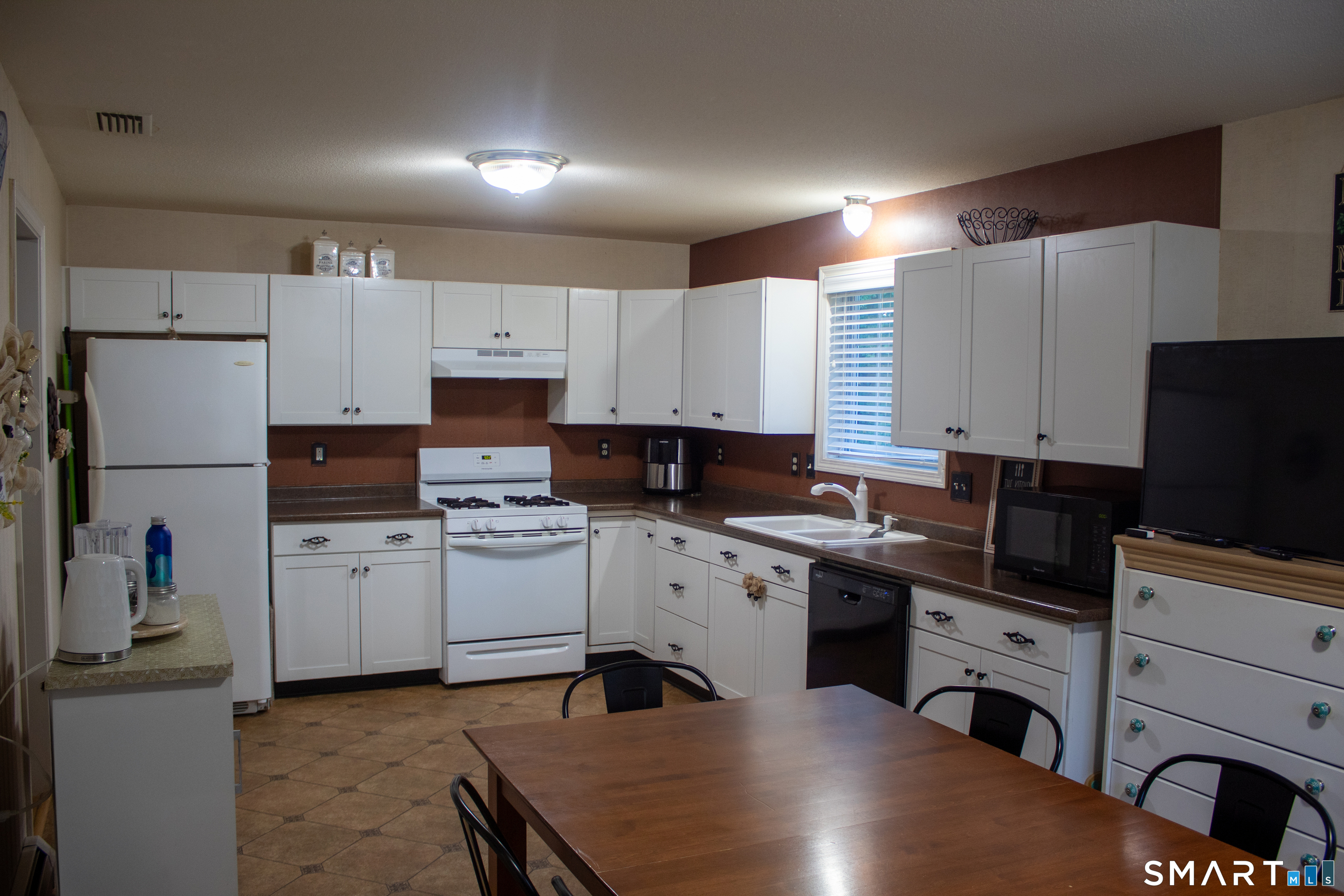 35 Fairfield Lane Bloomfield CT 06002