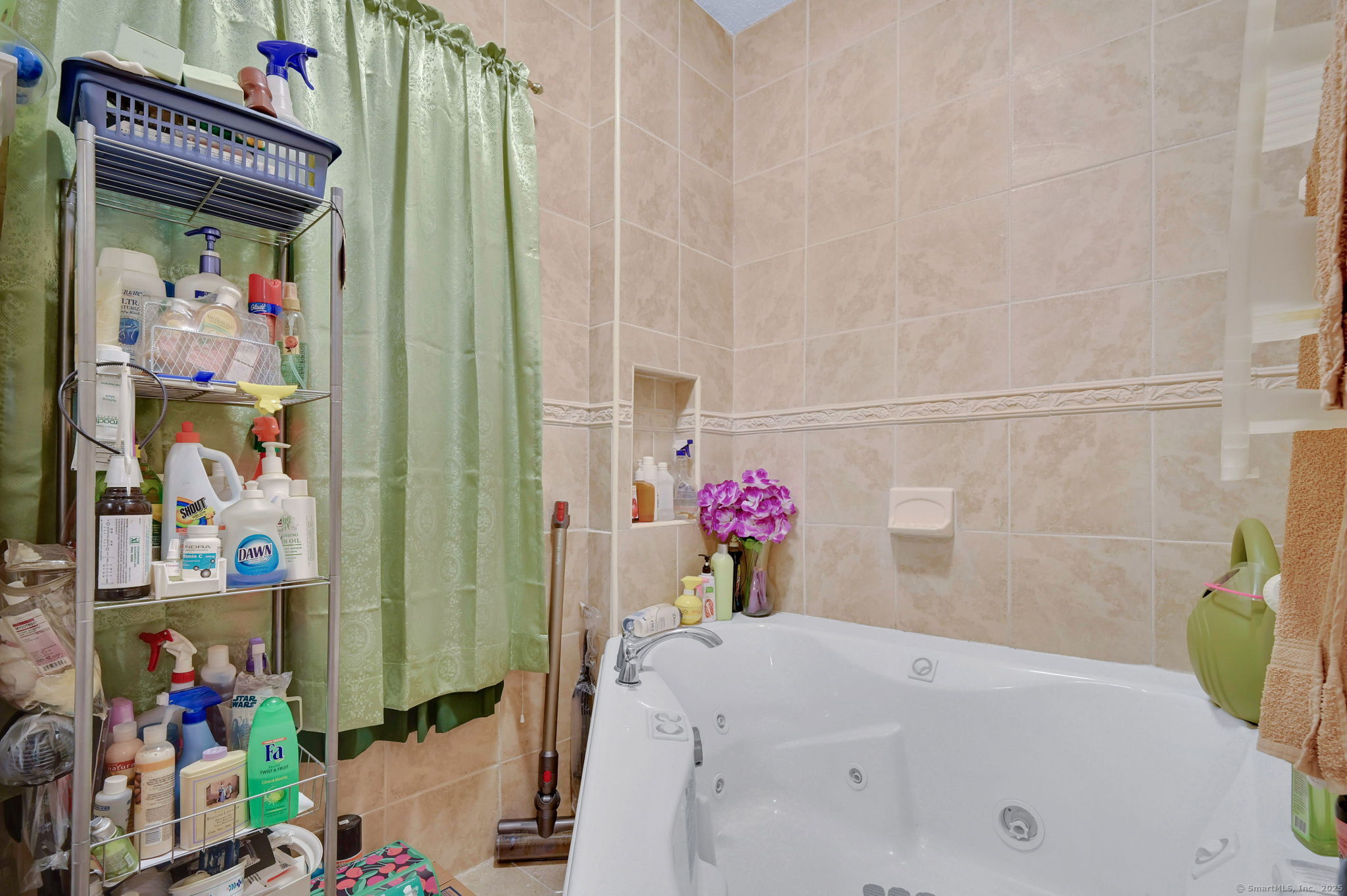 18 Englewood Avenue Bloomfield CT 06002