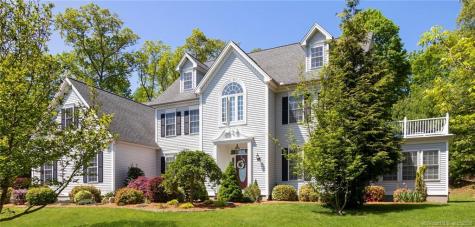 254 Royal Coach Lane Southbury CT 06488
