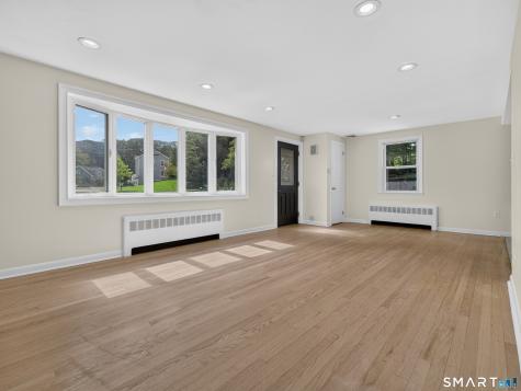 527 Clintonville Road North Haven CT 06473