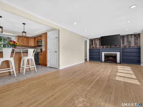 527 Clintonville Road North Haven CT 06473
