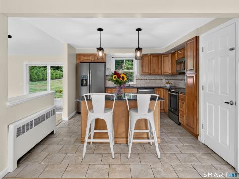 527 Clintonville Road North Haven CT 06473