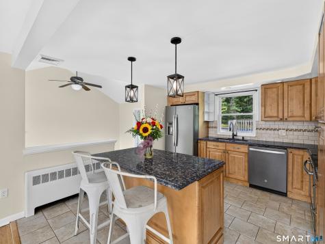 527 Clintonville Road North Haven CT 06473