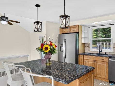 527 Clintonville Road North Haven CT 06473