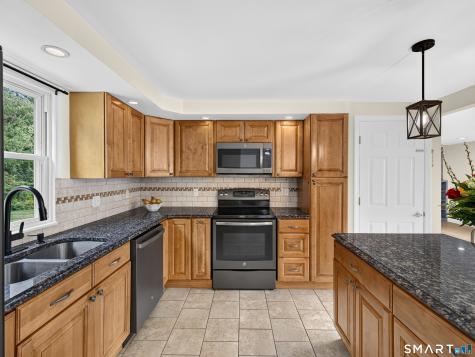 527 Clintonville Road North Haven CT 06473