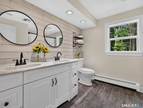 527 Clintonville Road North Haven CT 06473