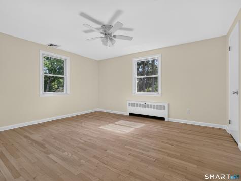 527 Clintonville Road North Haven CT 06473