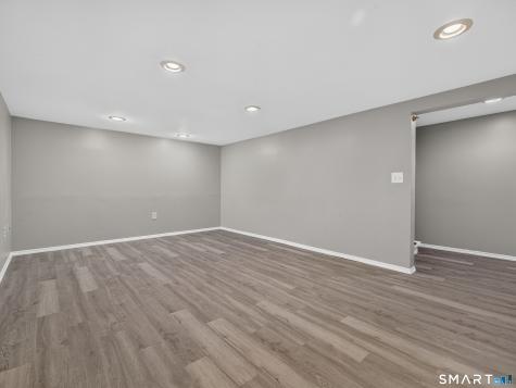 527 Clintonville Road North Haven CT 06473