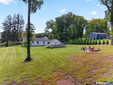 527 Clintonville Road North Haven CT 06473