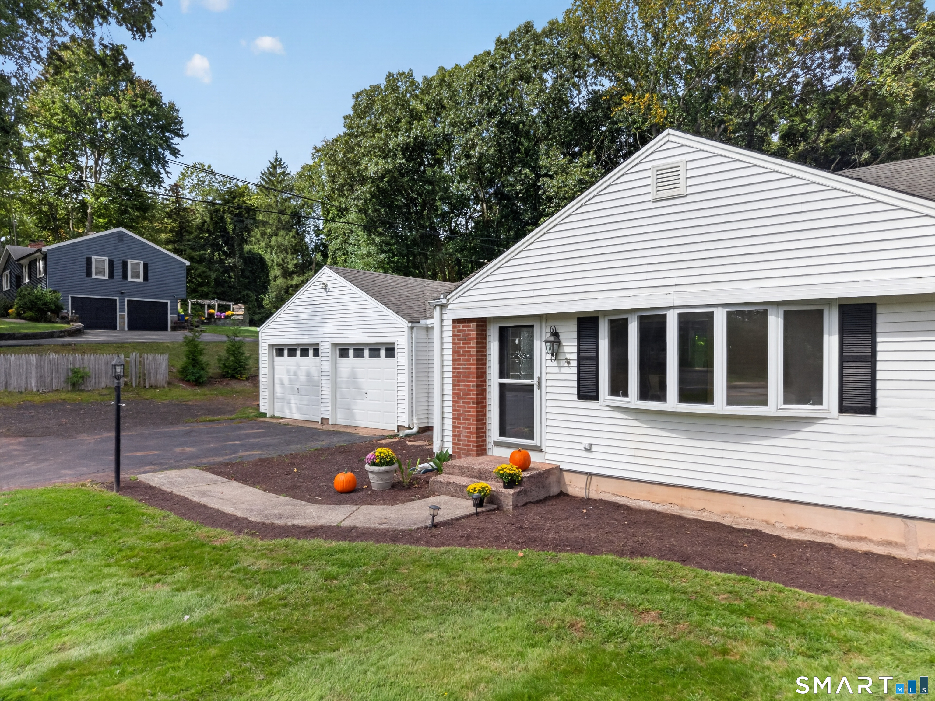 527 Clintonville Road North Haven CT 06473