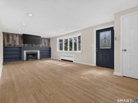 527 Clintonville Road North Haven CT 06473