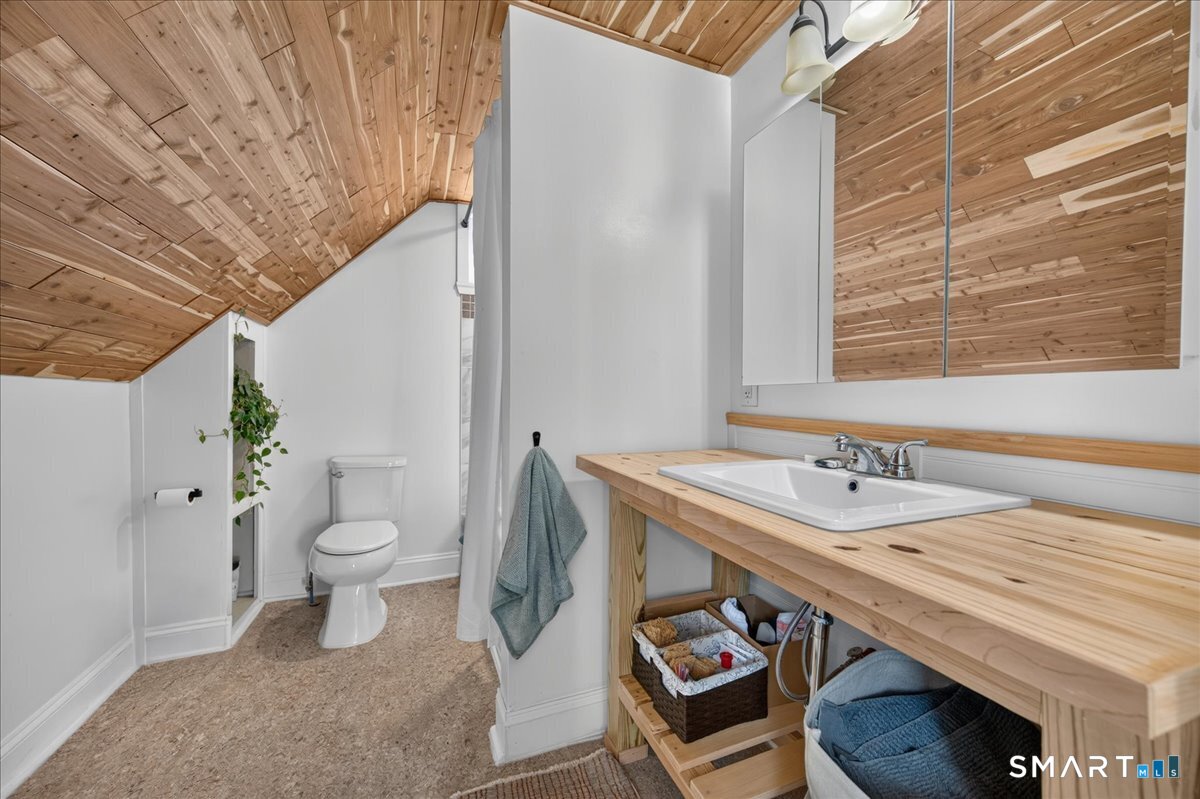 24 Maple Street Griswold CT 06351