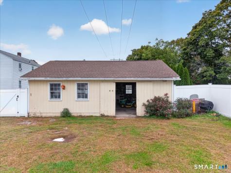 24 Maple Street Griswold CT 06351