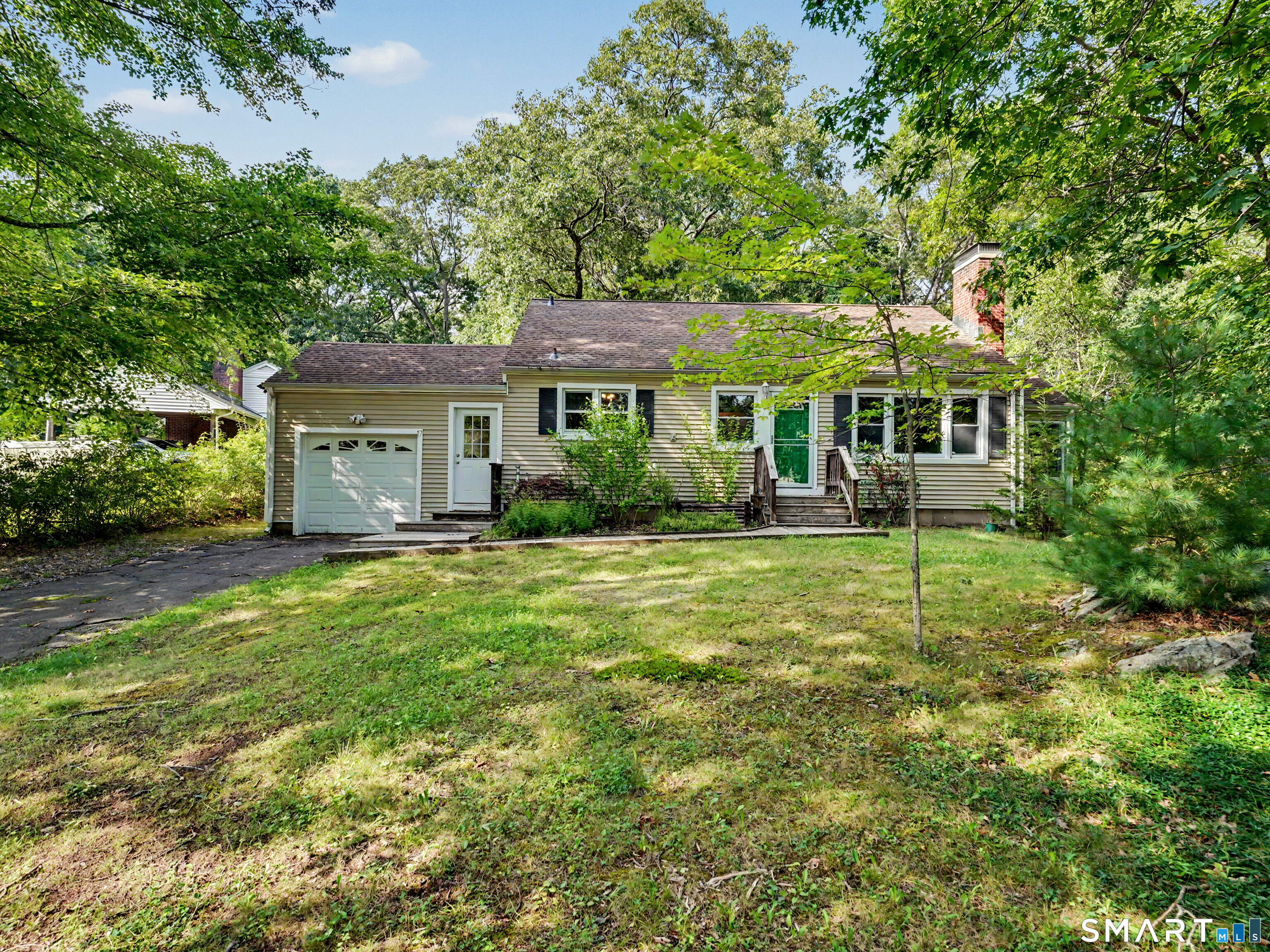 17 North Forest Circle West Haven CT 06516