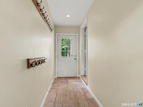 17 North Forest Circle West Haven CT 06516