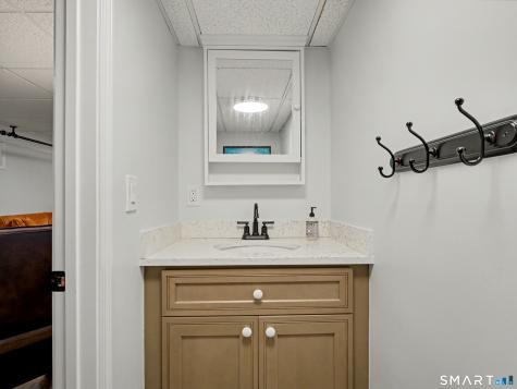 17 North Forest Circle West Haven CT 06516