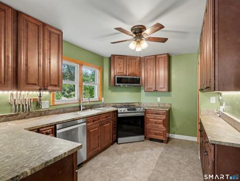 17 North Forest Circle West Haven CT 06516
