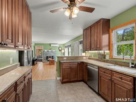 17 North Forest Circle West Haven CT 06516