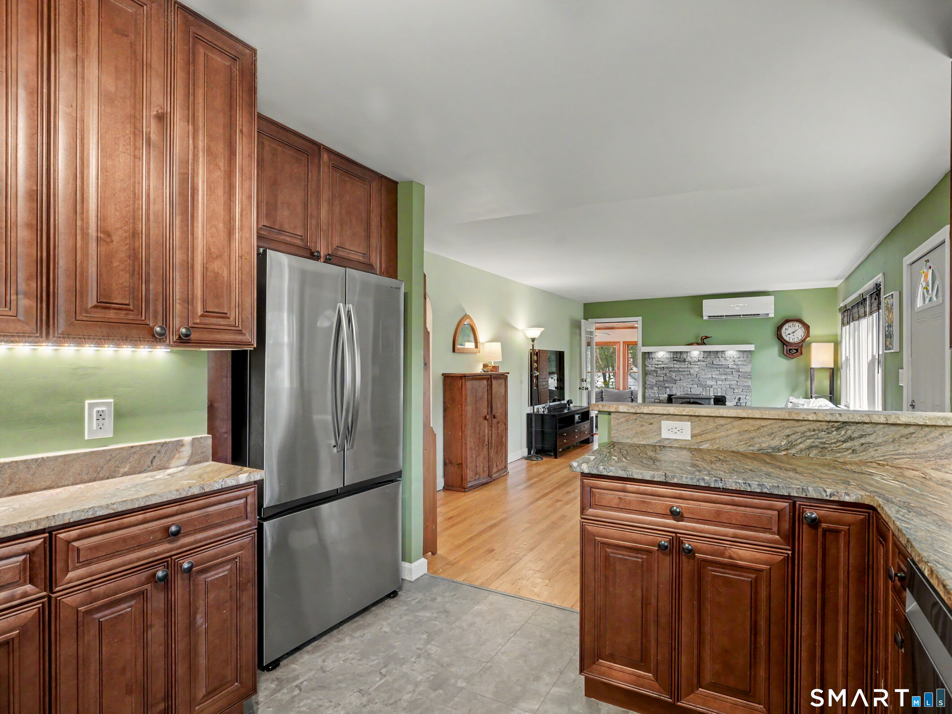 17 North Forest Circle West Haven CT 06516