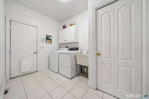132 East Hunting Ridge Road Stamford CT 06903