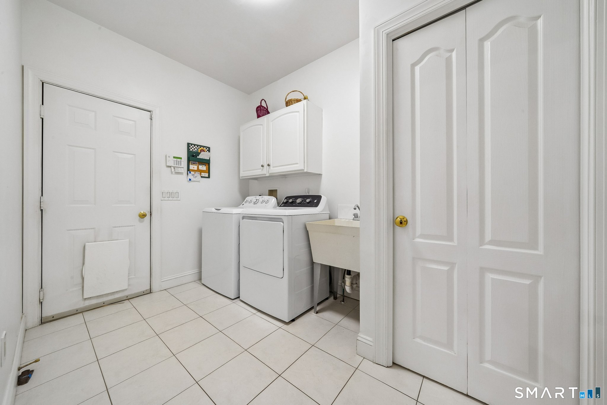 132 East Hunting Ridge Road Stamford CT 06903