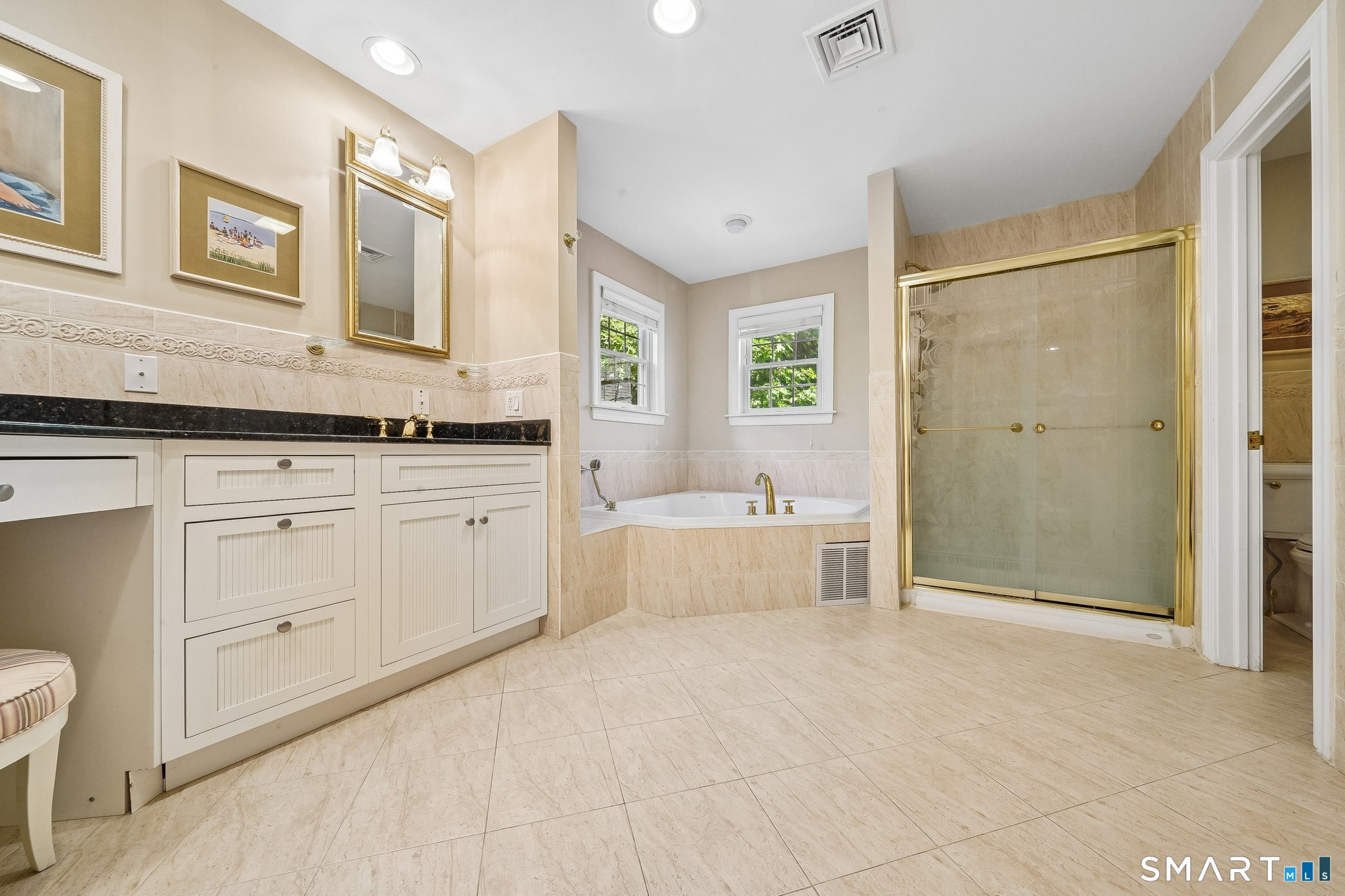 132 East Hunting Ridge Road Stamford CT 06903