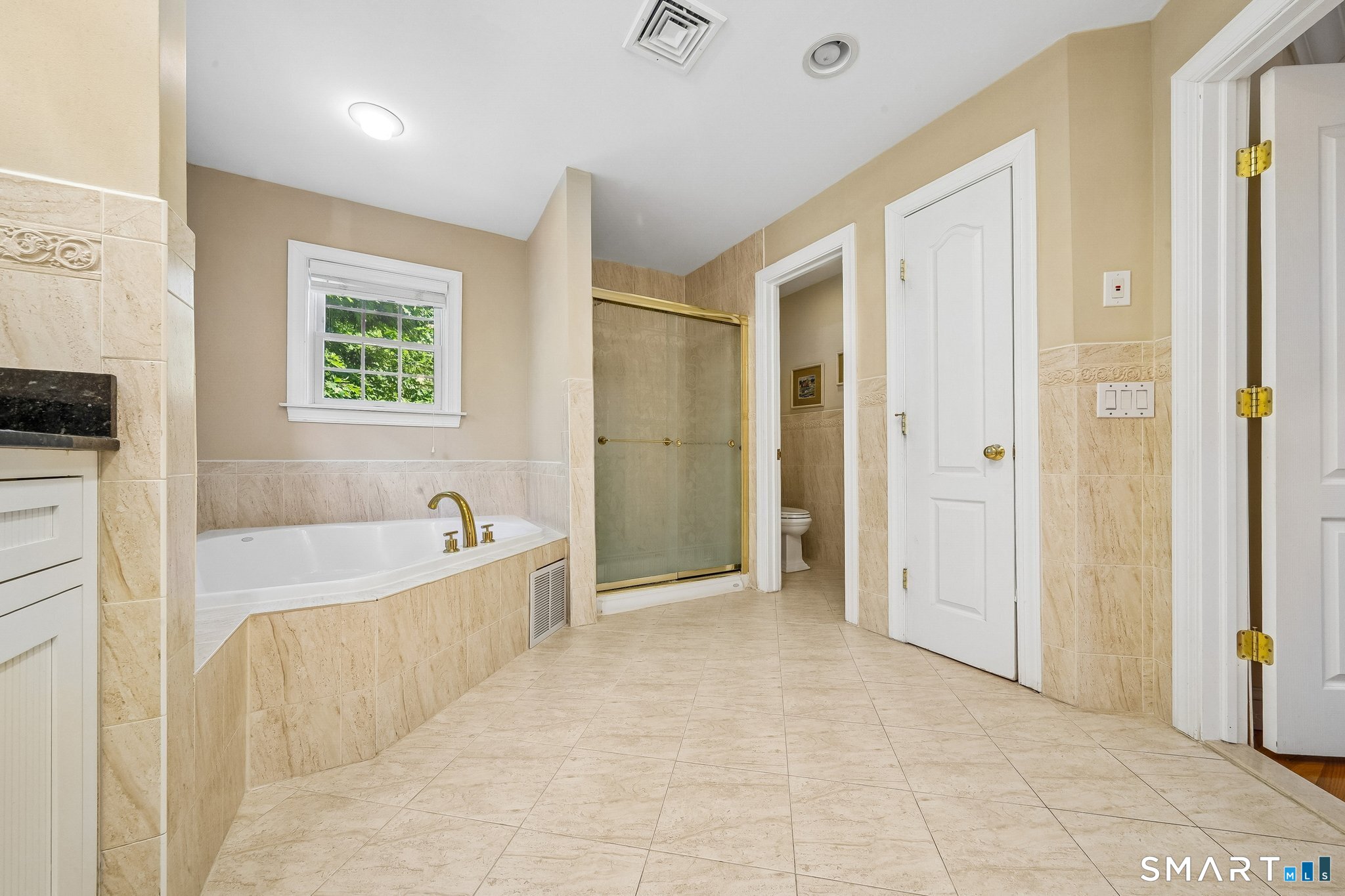 132 East Hunting Ridge Road Stamford CT 06903