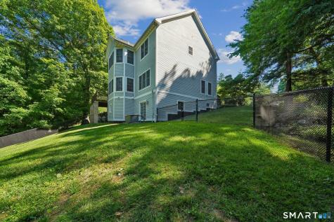 132 East Hunting Ridge Road Stamford CT 06903