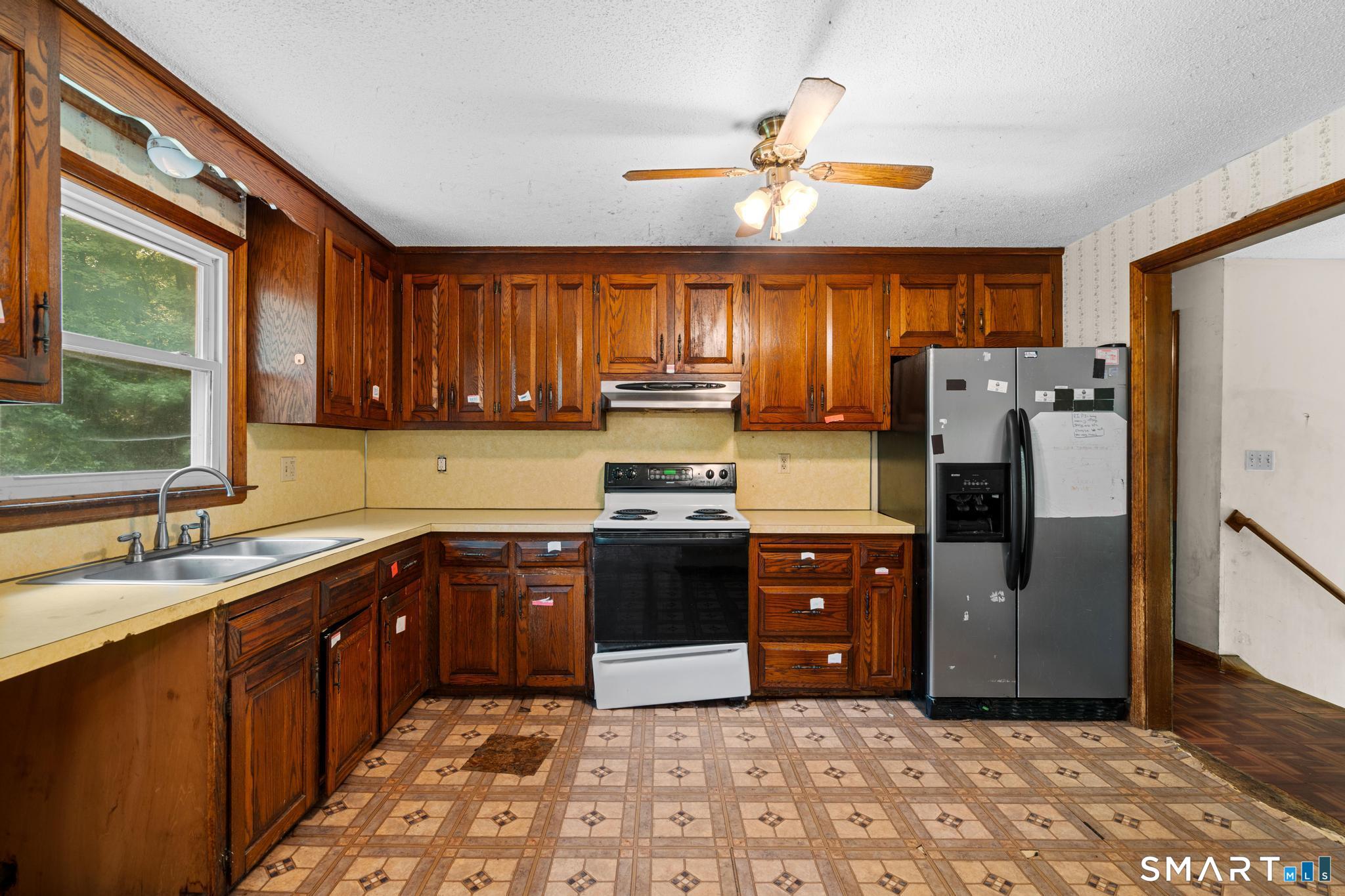 32 Woodhaven Drive Burlington CT 06013