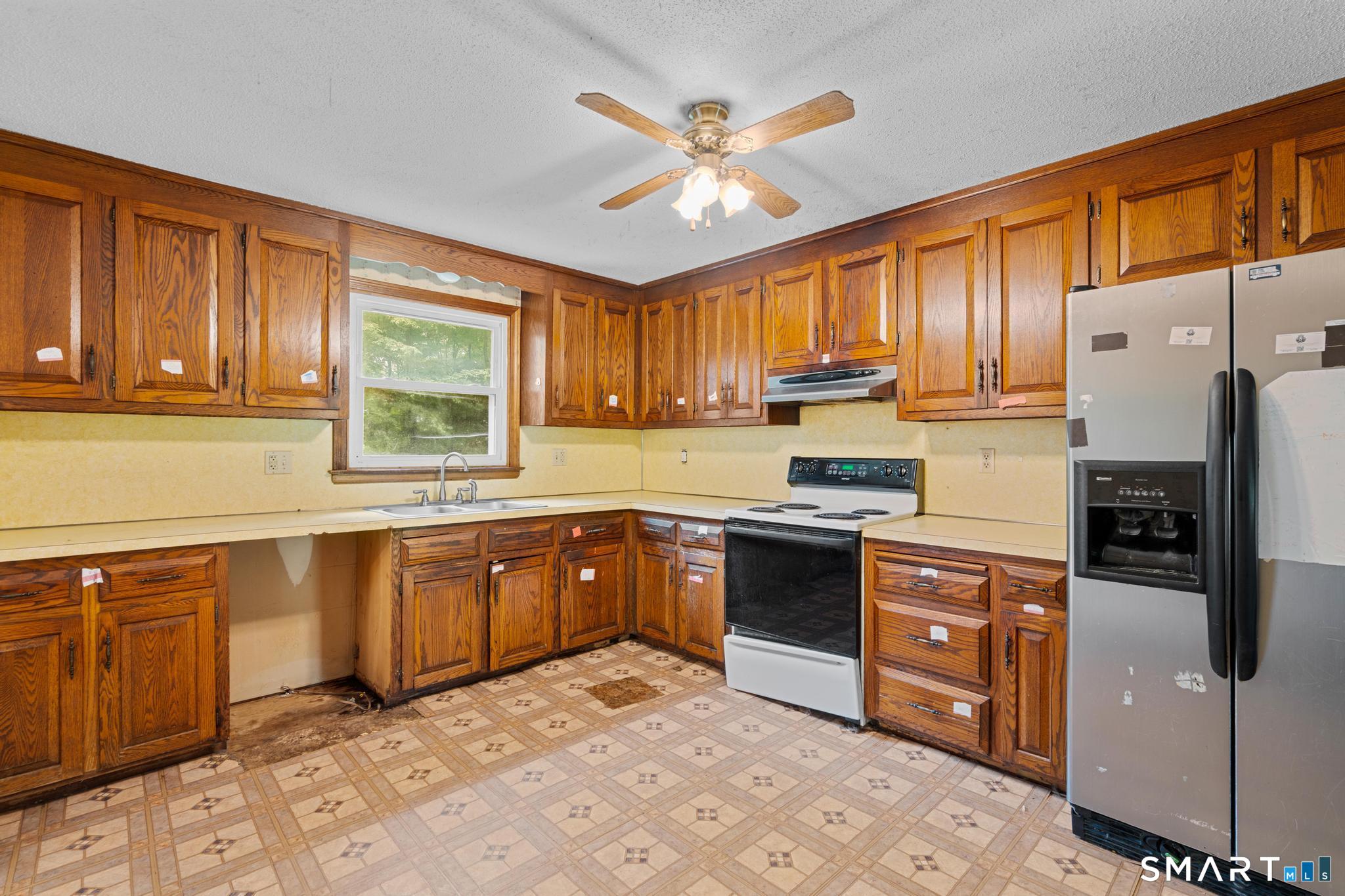 32 Woodhaven Drive Burlington CT 06013