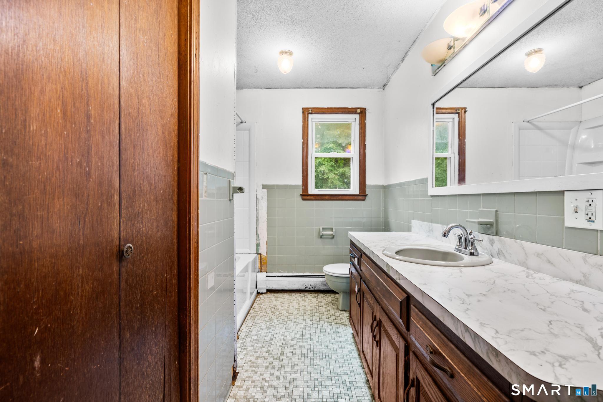 32 Woodhaven Drive Burlington CT 06013