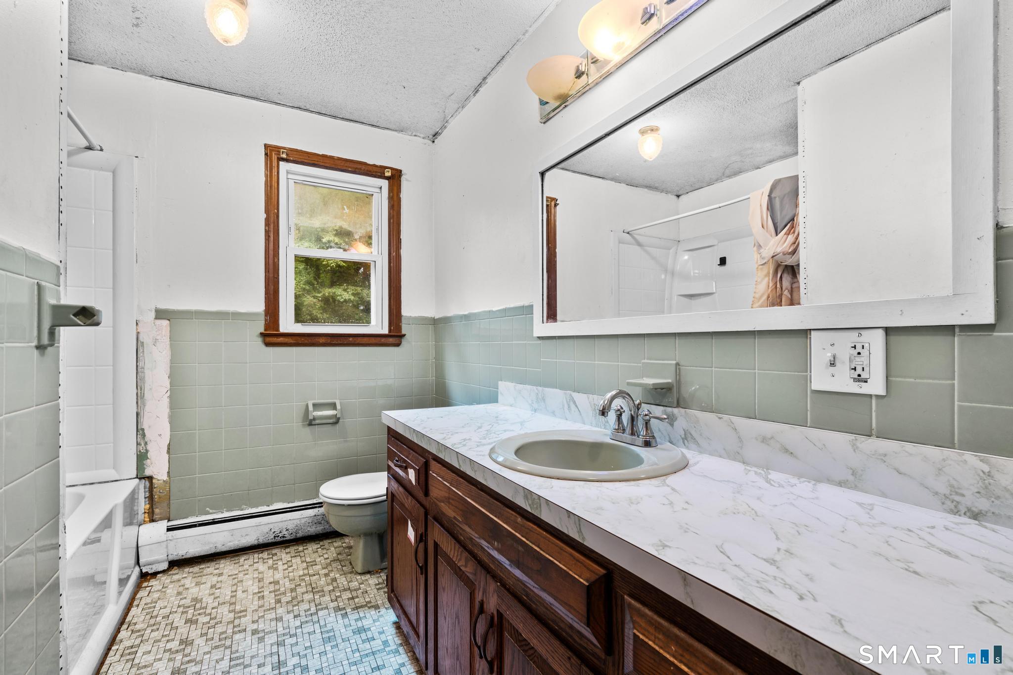 32 Woodhaven Drive Burlington CT 06013