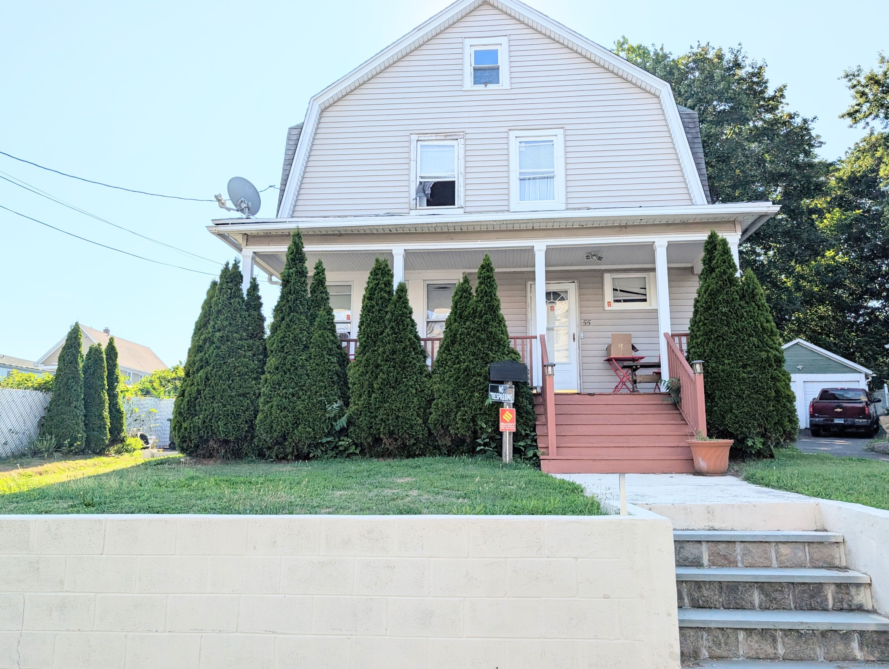55 Ridgefield Avenue Bridgeport CT 06610