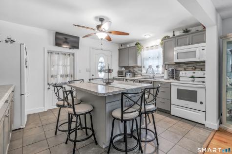 25 N. Forest Circle West Haven CT 06516