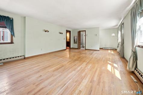 4 Apple Tree Lane Farmington CT 06032