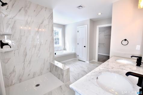 2 Brentwood East Granby CT 06026