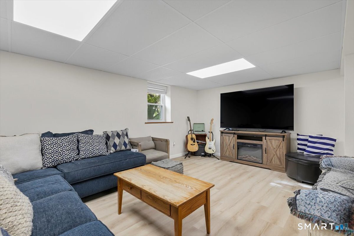 565 Pond Point Avenue Milford CT 06460