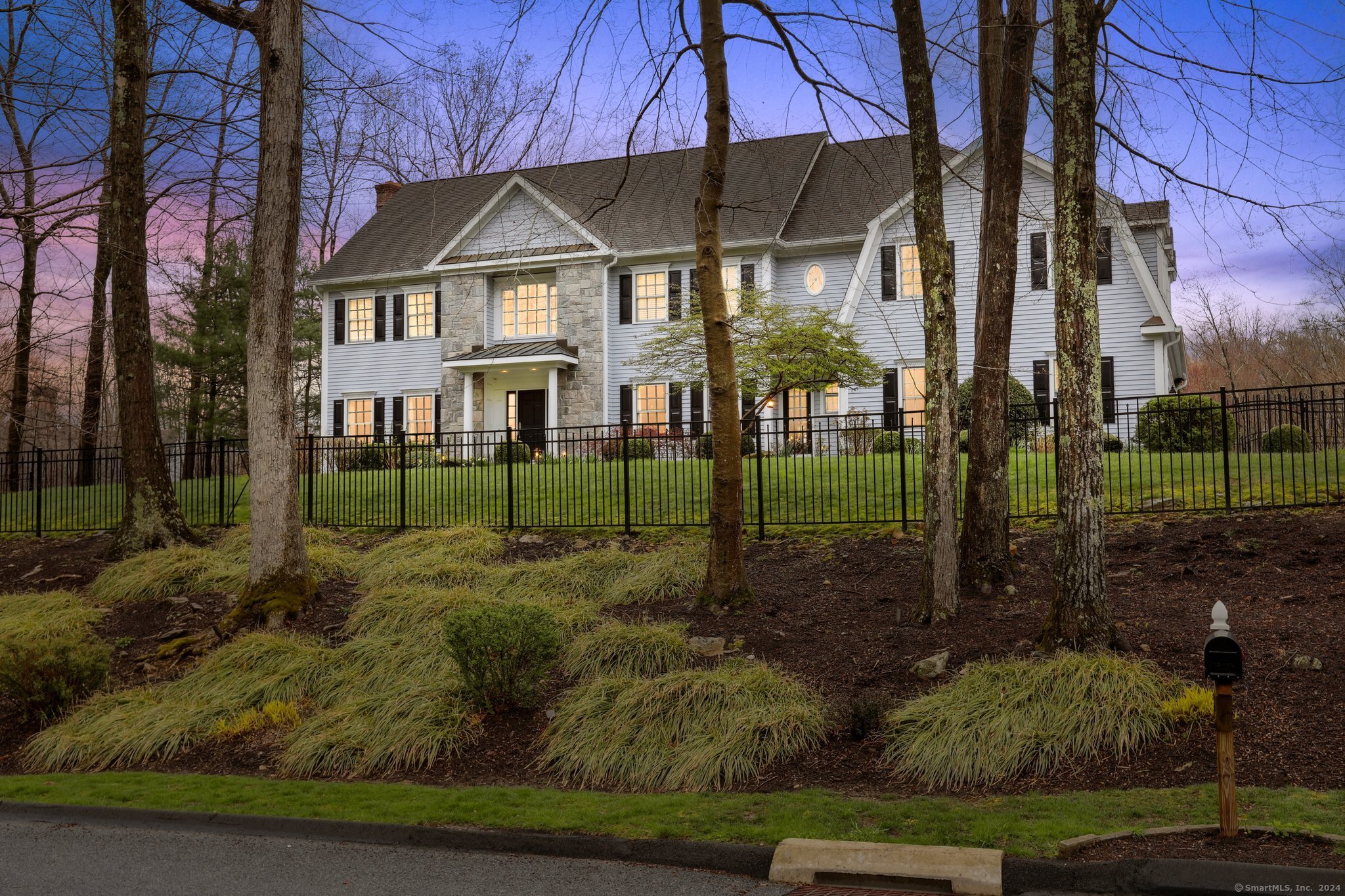 5 Oak Ridge Drive Newtown CT 06470