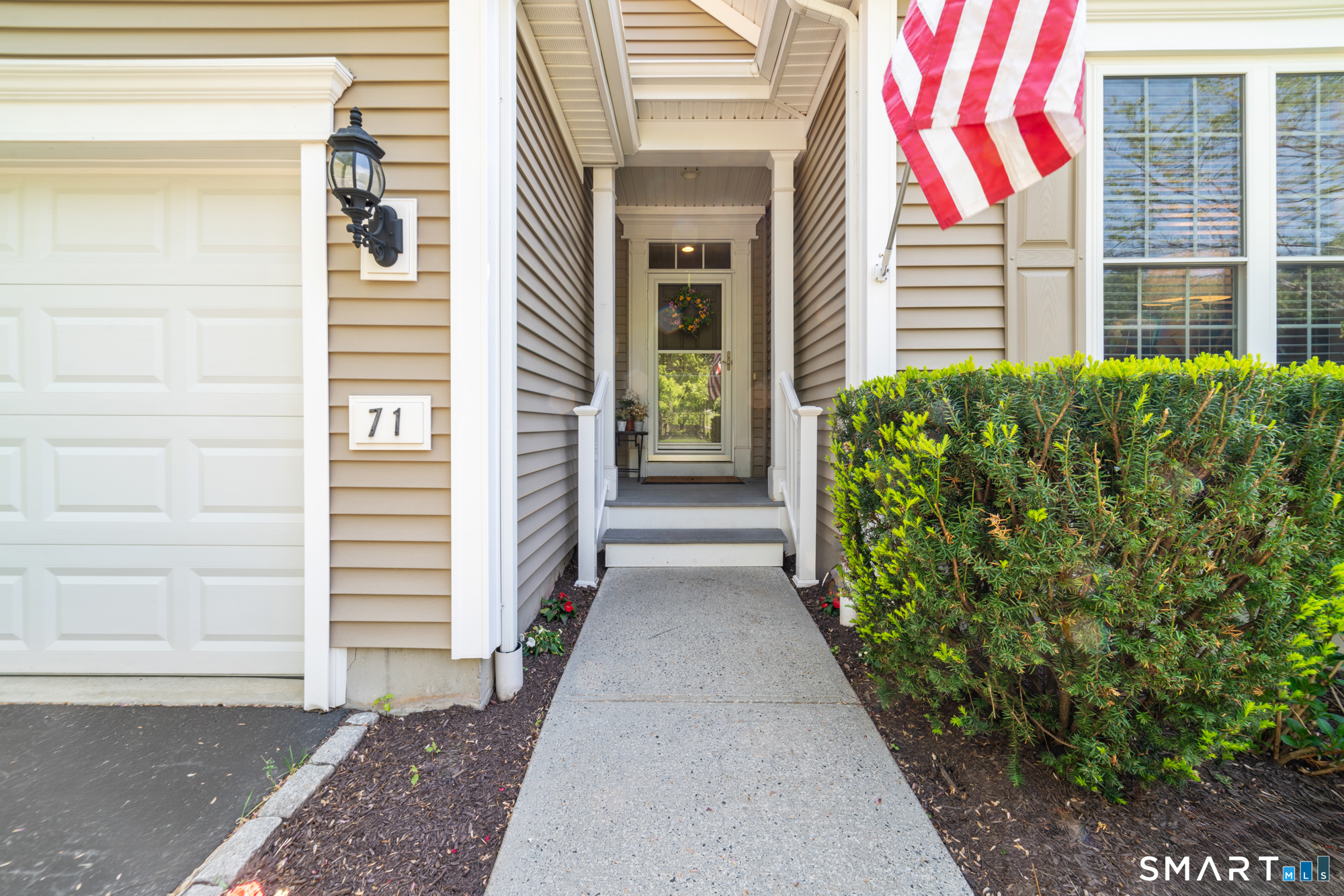 71 Links Way Oxford CT 06478