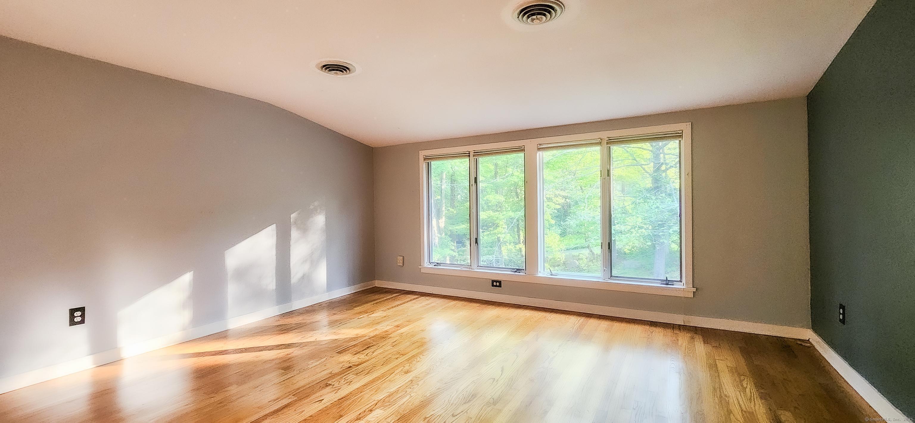 518 Woodbine Road Stamford CT 06903