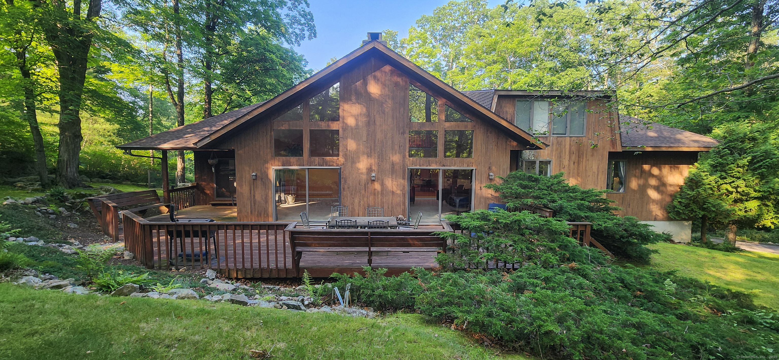 518 Woodbine Road Stamford CT 06903