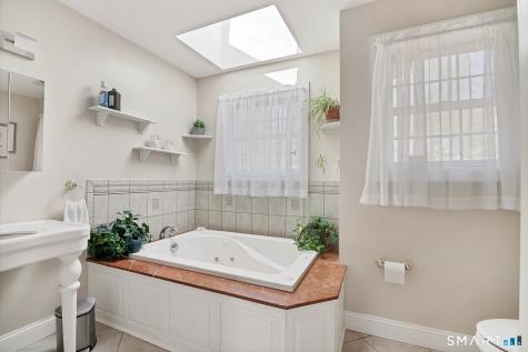 17 Carriage Lane Woodbury CT 06798
