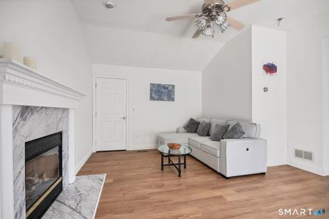 17 Carriage Lane Woodbury CT 06798