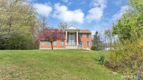 17 Carriage Lane Woodbury CT 06798