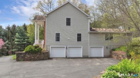 17 Carriage Lane Woodbury CT 06798